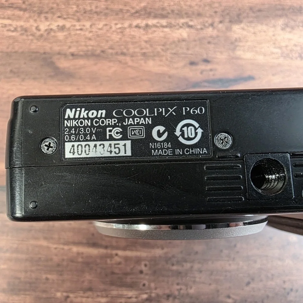 Nikon Coolpix P60 Digital Camera 8.1mp VR ISO 2000 5x Zoom PARTS OR REPAIR